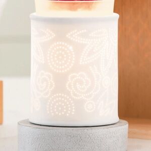 Scentsy White Ceramic Warmer